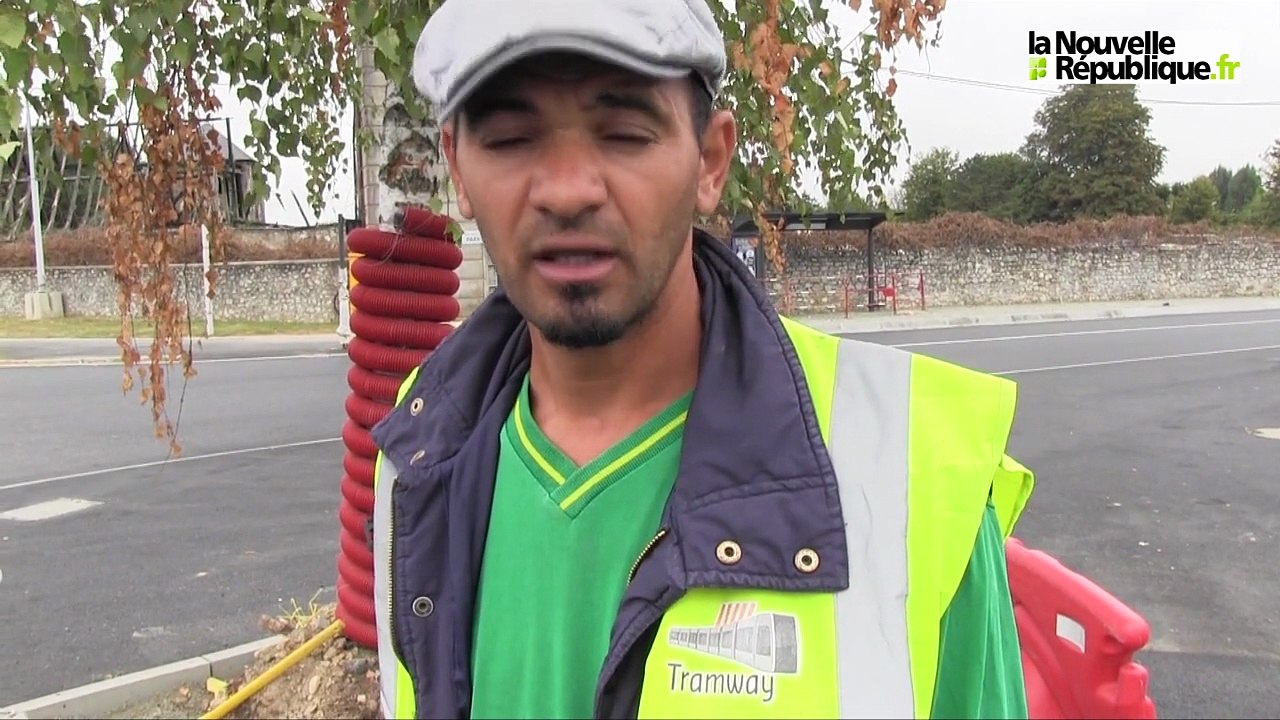 VIDEO. Ils travaillent sur le chantier du tramway de Tours