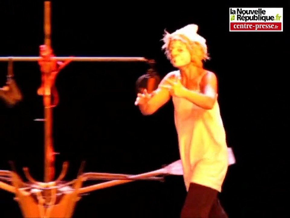 VIDEO. Châtellerault: clowneries à l'école de cirque