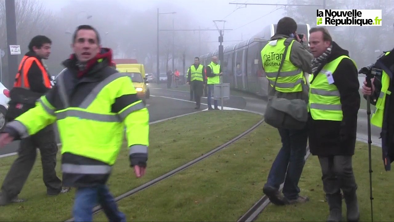 VIDEO. Tours : le tramway roule