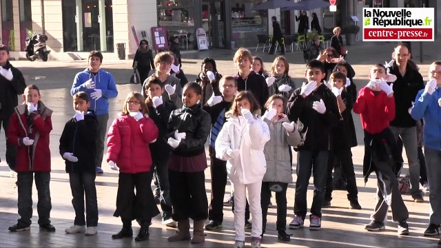 VIDEO. Poitiers : flashmob pour sourds et entendants