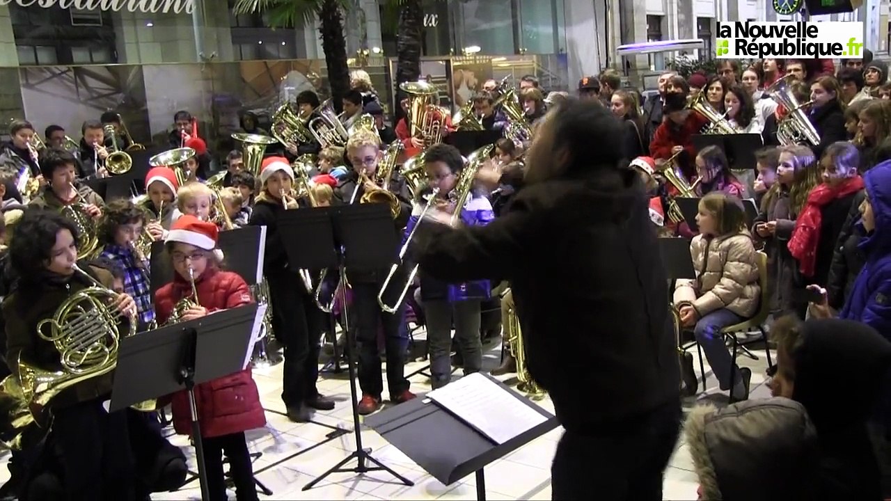 VIDEO. Les cuivres du conservatoire en concert à la gare de Tours