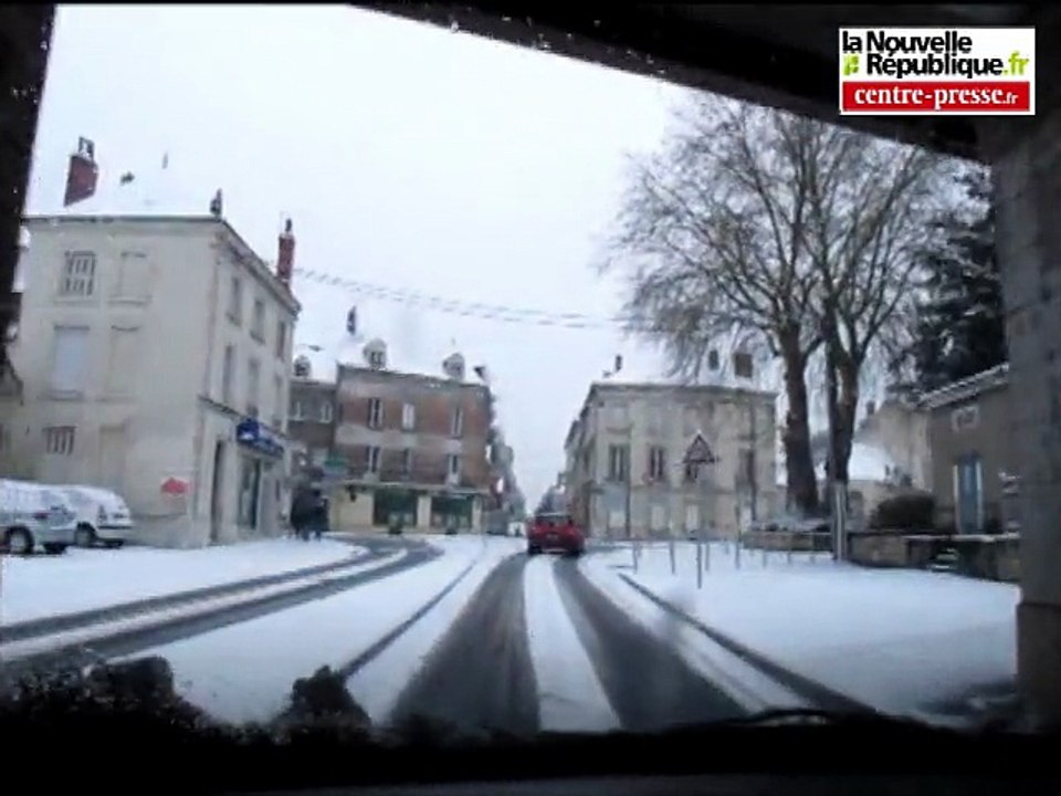 VIDEO Châtellerault ! petite promenade en ville sous la neige