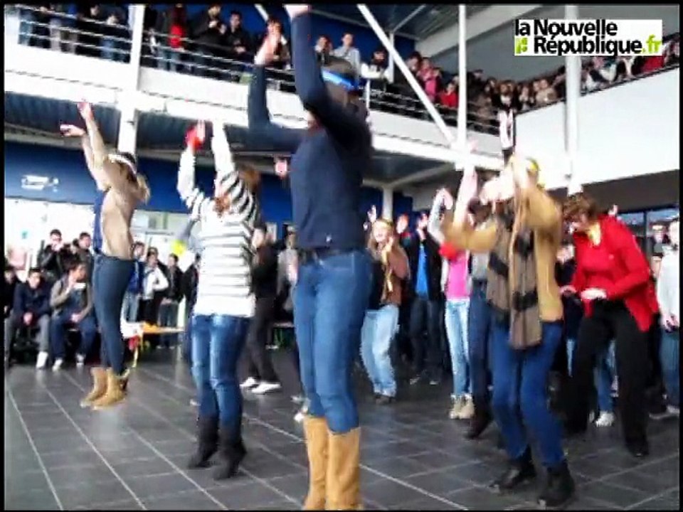 VIDEO. Poitiers : flashmob au lycée Louis-Armand