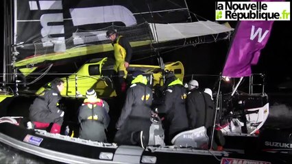 VIDEO - Vendée Globe : Bernard Stamm débarque enfin aux Sables d'Olonne.