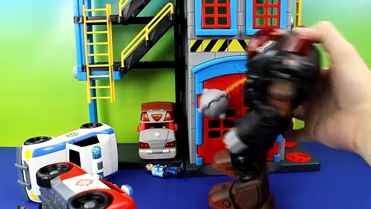 Imaginext Bizarro tries to destroy Rescue squad town Superman saves the day robot toy stories