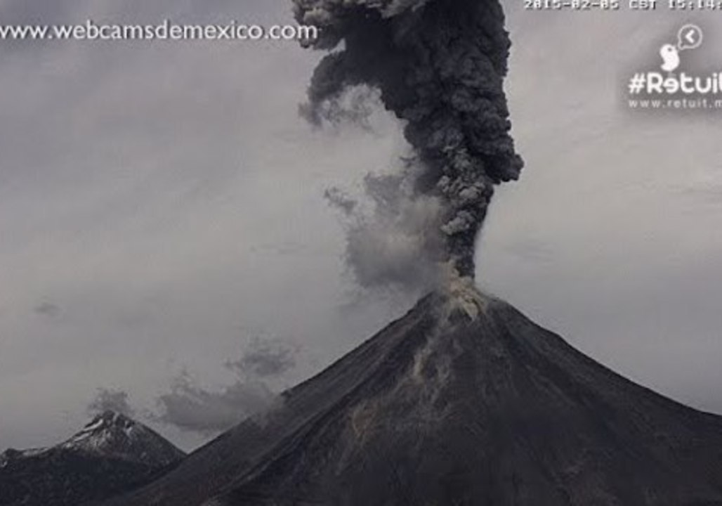 Timelapse Video Captures Colima Volcano's 14 Eruptions in 12 Hours
