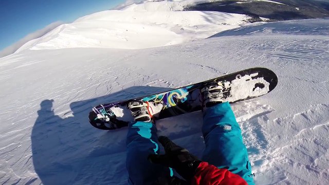 Un snowboarder se fait emporter par une avalanche
