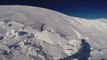 Snowboarder VS Avalanche : terrifying!