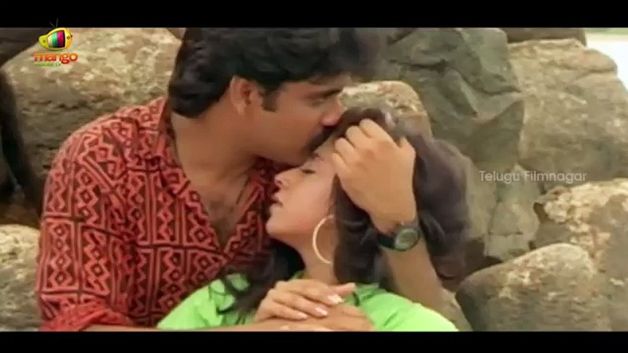 Nagarjuna Romancing Urmila Matondkar   Antham Movie Scenes   Silk Smitha   RGV