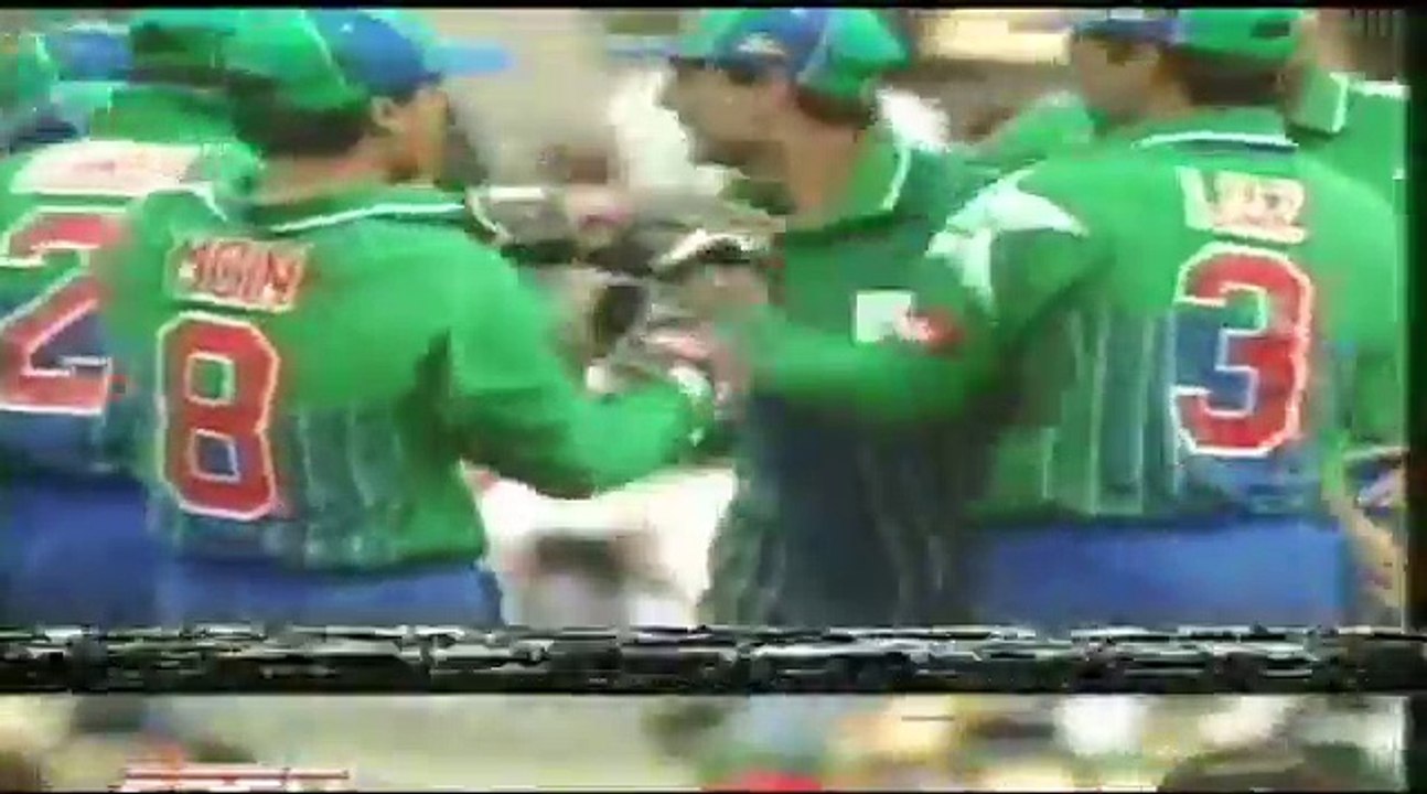 Short Highlights of 5th Match of Carlton & United Series match. Pakistan v Australia - Jan 1, 1997.
