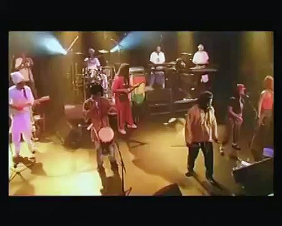 Iyo, BETA SIMON, scène de l'Elysée Montmartre, 2006(360p_H.264-AAC)