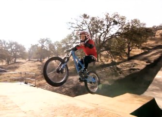 MEGARAMP - Ten years old big jump