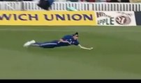 Best One Handed Catches in Cricket History!