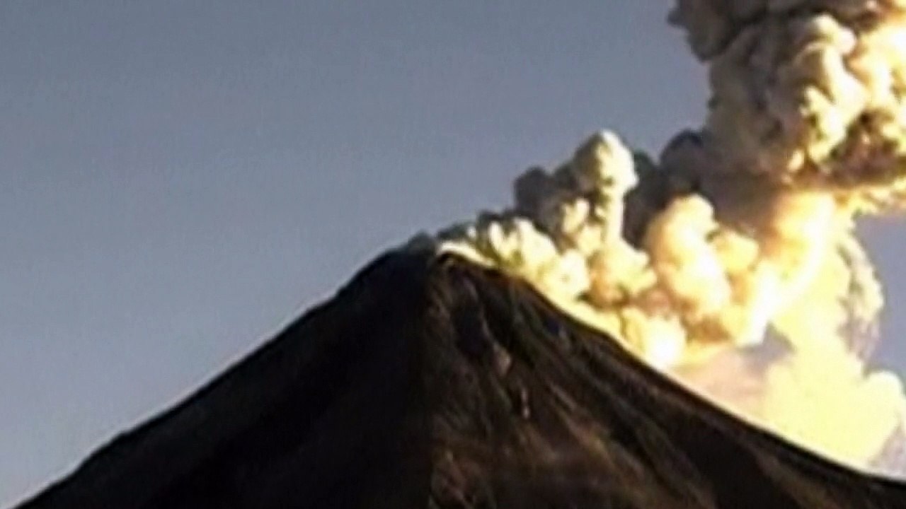 Mexico's volcano of fire continues to erupt
