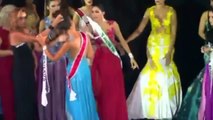 Concursante enfurecida arranca la corona a Miss Amazonas
