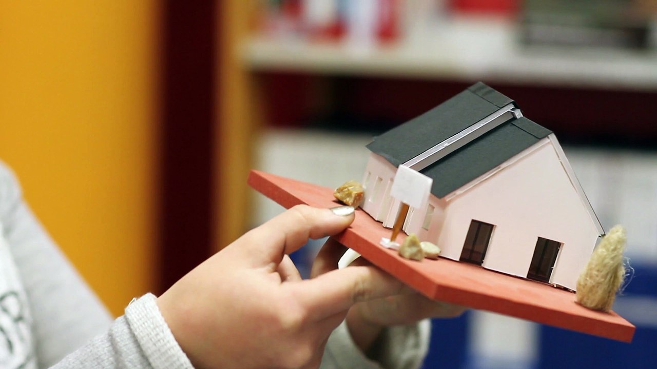 eLles vous en Parlent : clip du lycée Martin Nadaud, lauréat 2014 du prix "liberté, égalité, mixité, dans les choix d'orientation"