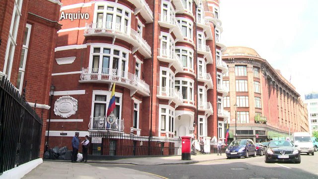 Wikileaks denuncia gasto britânico milionário com Assange
