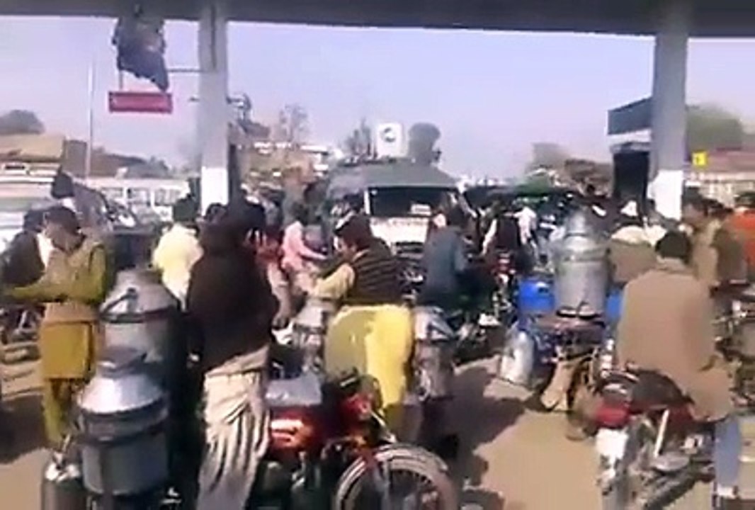 petrol nayaaab in pak
