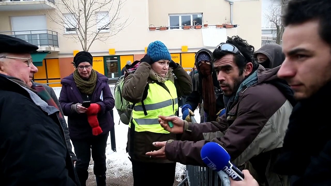 CENTER PARC , DIALOGUE DE SOURDS