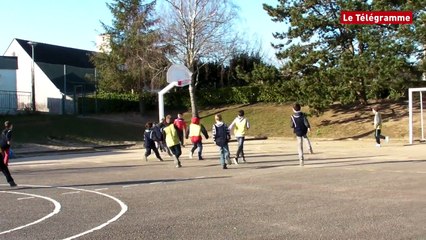 Quimper. Sports collectifs pendant les TAP