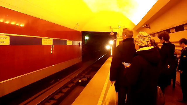 МегаФон Login+ (plus), тест камеры - Прибытие поезда метро (HD)