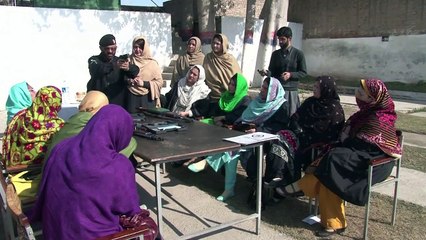 Profesores armados en Pakistán