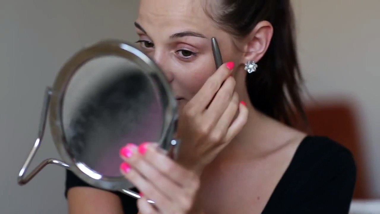 Идеальные стрелки, создаем красивый макияж!