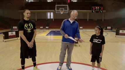 Le champion de NBA Stephen Curry battu par une fille de 10 ans dans un concours de 3 points