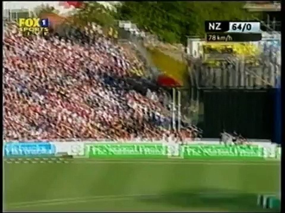 Andy Bichel - AMAZING CATCH vs New Zealand 2005