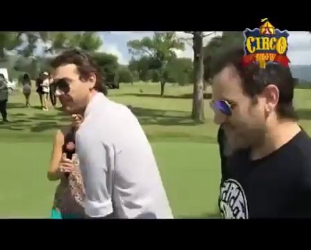 Pedro y elenco festejando el éxito de Casa Fantasma en Circo Show - 06 de Febrero