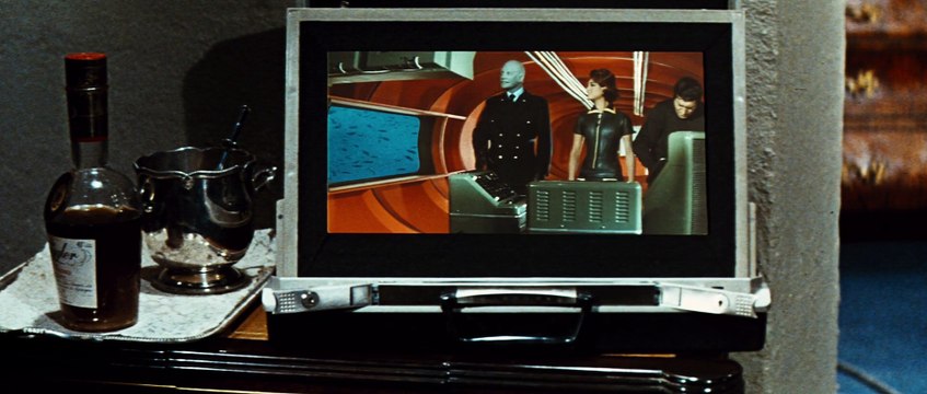 Фантомас против Скотланд-Ярда (фантастика, комедия, триллер, криминал)