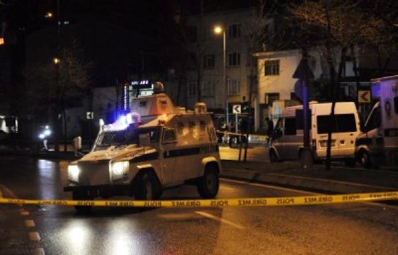 AK Parti Önündeki Polis Noktasına Ateş Açıldı