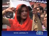 PML-N worker mistakenly chanted slogan against her own party chief Nawaz Sharif