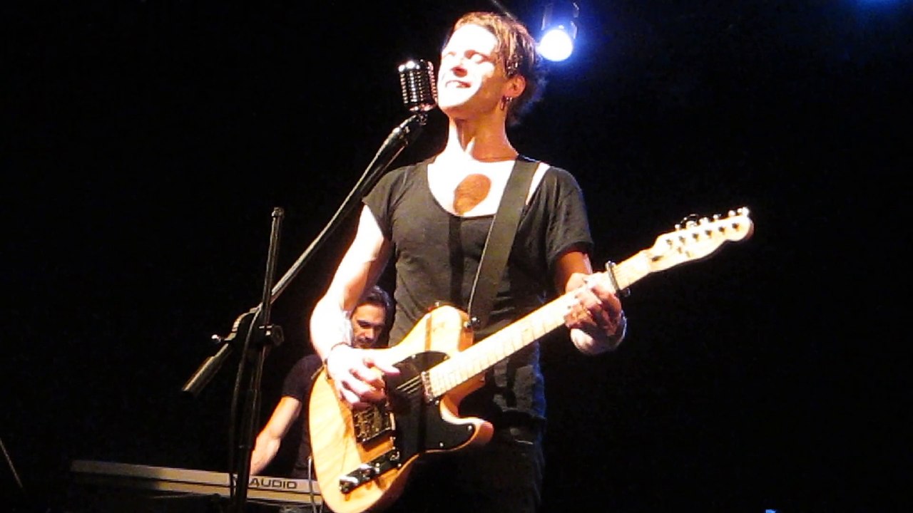 Jérémie BOSSONE  "JAMAIS RESTER"