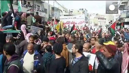 "Siamo tutti Muath'': Amman si mobilita contro l'Isil