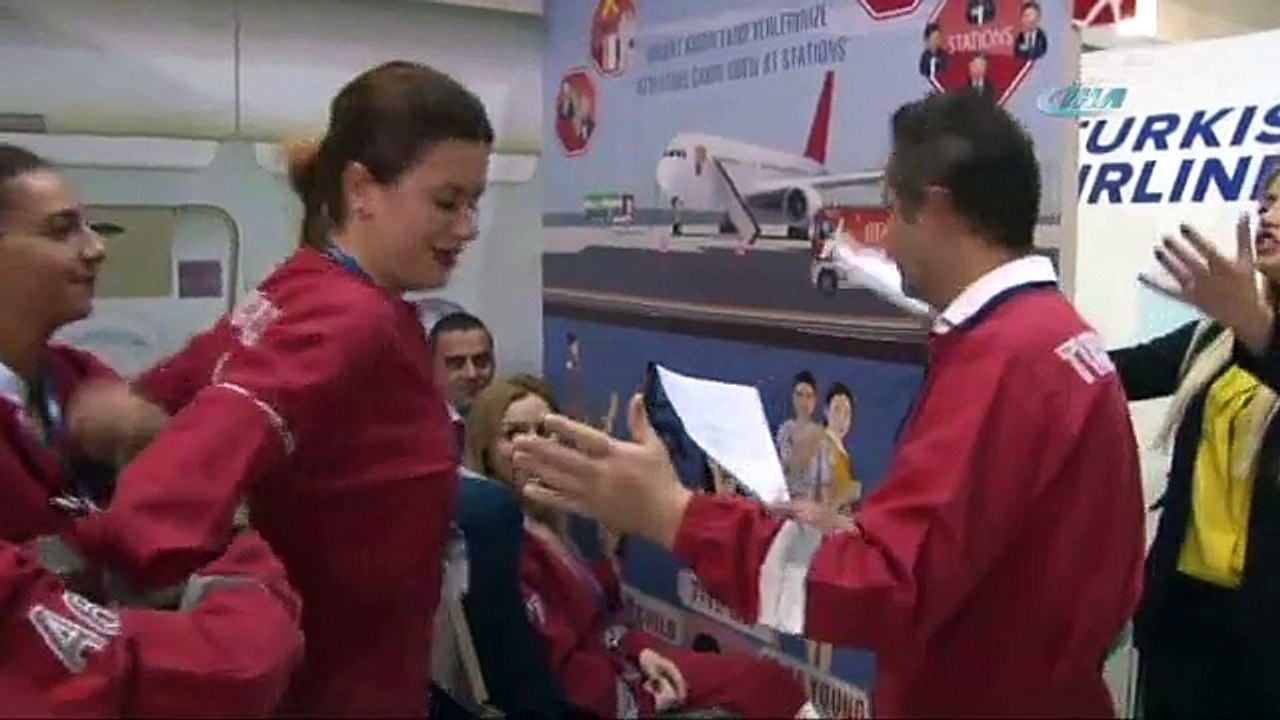Hostesler hem eğlendi hem öğrendi