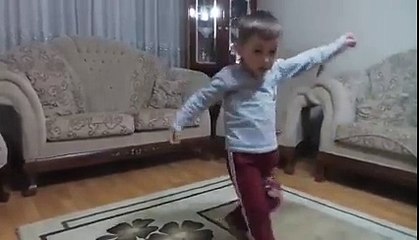 Tokat Sarması Oynayan Ufaklık :)