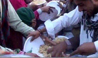 PTI workers charged towards Biryani during Qureshi's address