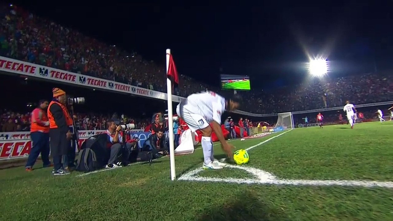 Liga MX: Ronaldinhos messerscharfe Eckenkunst