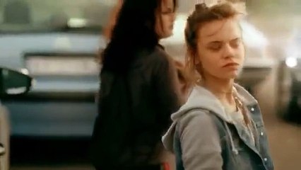 Girls Rescue Dying Dog From Car