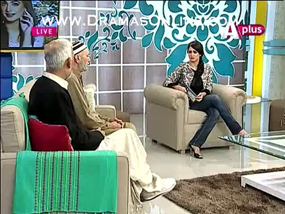Actress Noor Can't Control Her Emotions And Cried In Live Show