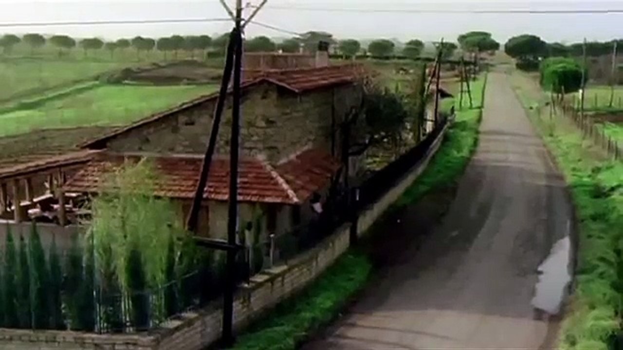 Rojo Oscuro (1975)