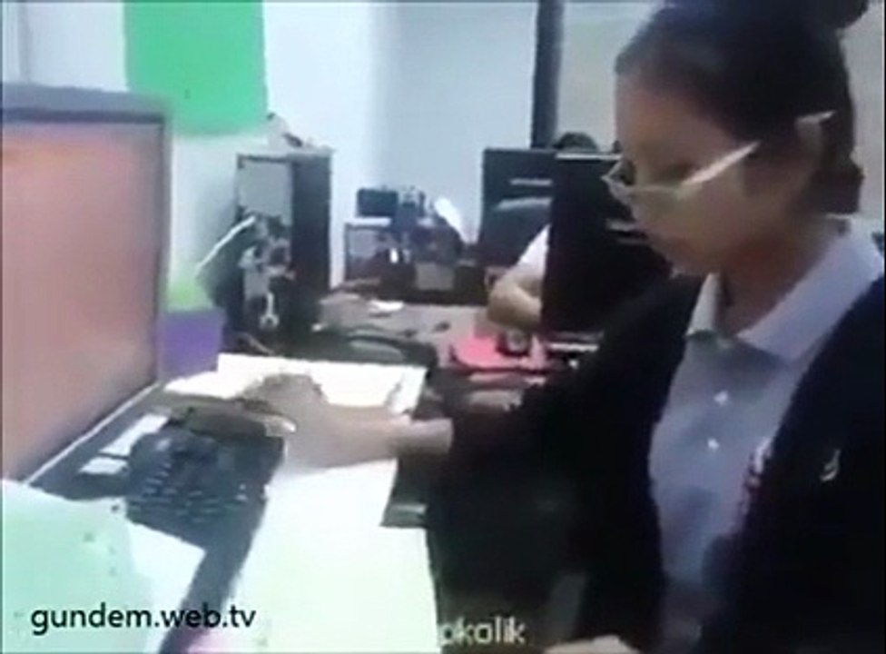That typing speed !! incredible
