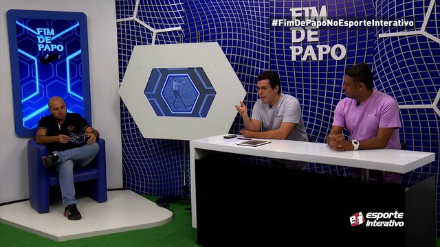 Cristiano Ronaldo dá patada em jornalista após goleada sofrida pelo Real Madrid