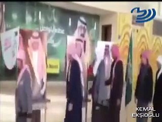 Maket Prenslerle Tokalaşan Arap Ziyaretçiler