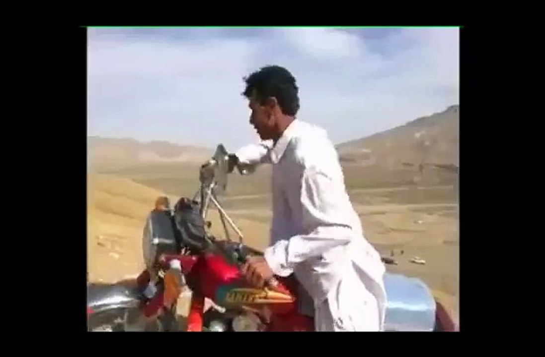 پاکستانیوں کے خطرناک شوق دیکھیں