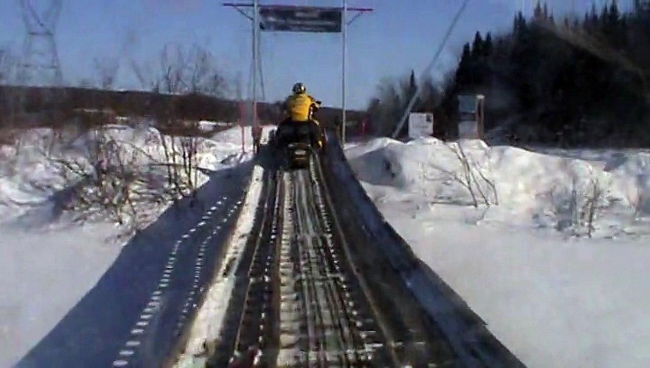 Randonnée motoneige 07.02.2015 vidéo 14. Repassage du ponpont