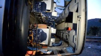 Yolcu Otobüsü Devrildi: 22 Yaralı