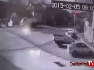 İlaç almaya giden anne kazada can verdi