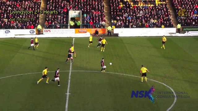 En Ecosse, l'arbitre ne donne pas de carton rouge pour un coup de pied en pleine tête